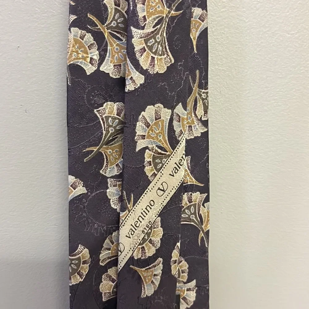 Valentino Italian 100% Silk Eggplant Purple Men’s Tie w/ Handheld Fan Design